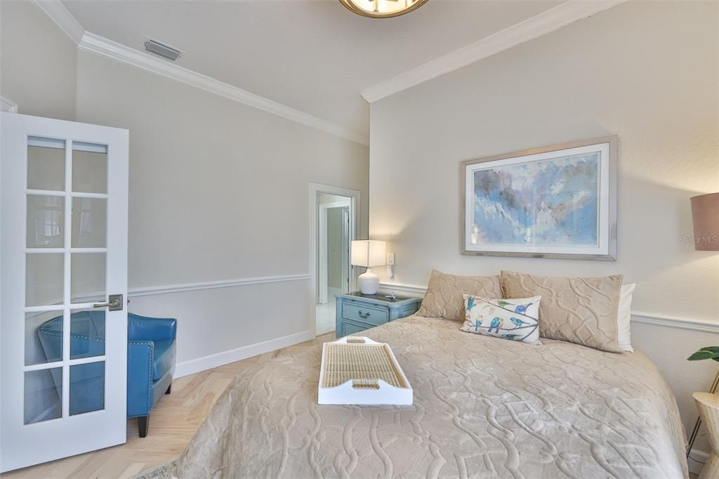 合同活跃: $569,000 (3 贝兹, 2 浴室, 2202 平方英尺)