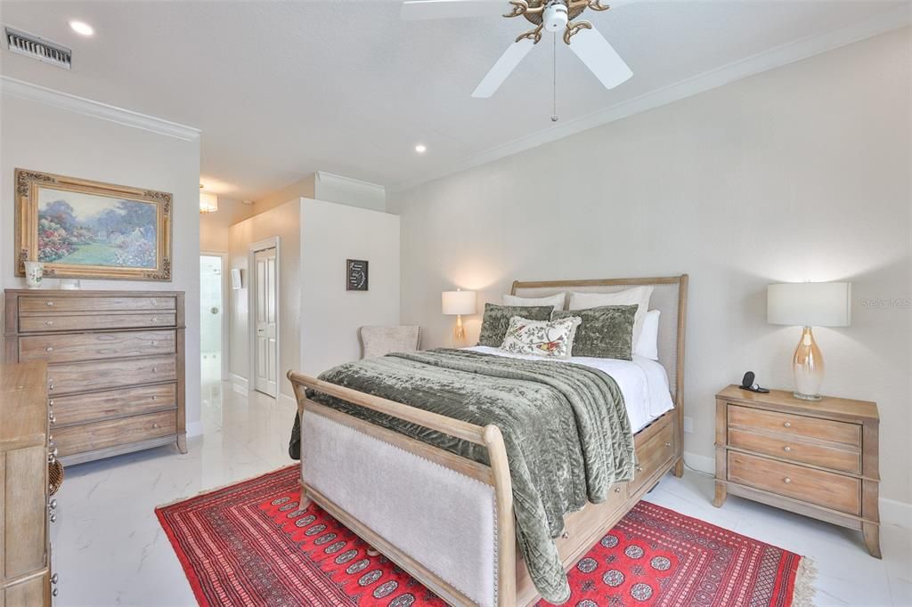 合同活跃: $569,000 (3 贝兹, 2 浴室, 2202 平方英尺)