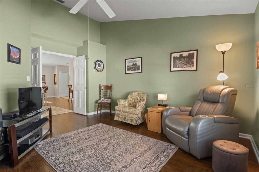 For Sale: $259,900 (2 beds, 2 baths, 1574 Square Feet)