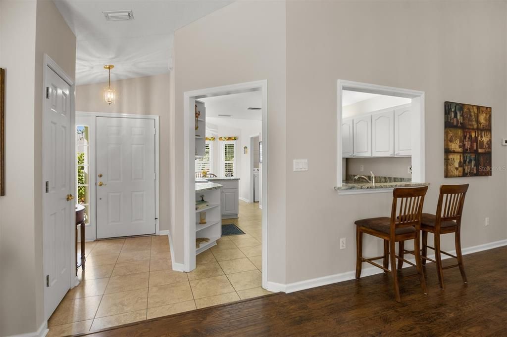 For Sale: $259,900 (2 beds, 2 baths, 1574 Square Feet)