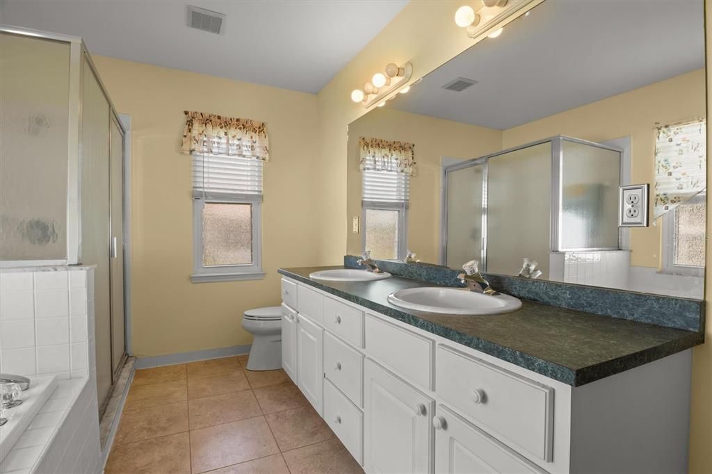 For Sale: $259,900 (2 beds, 2 baths, 1574 Square Feet)