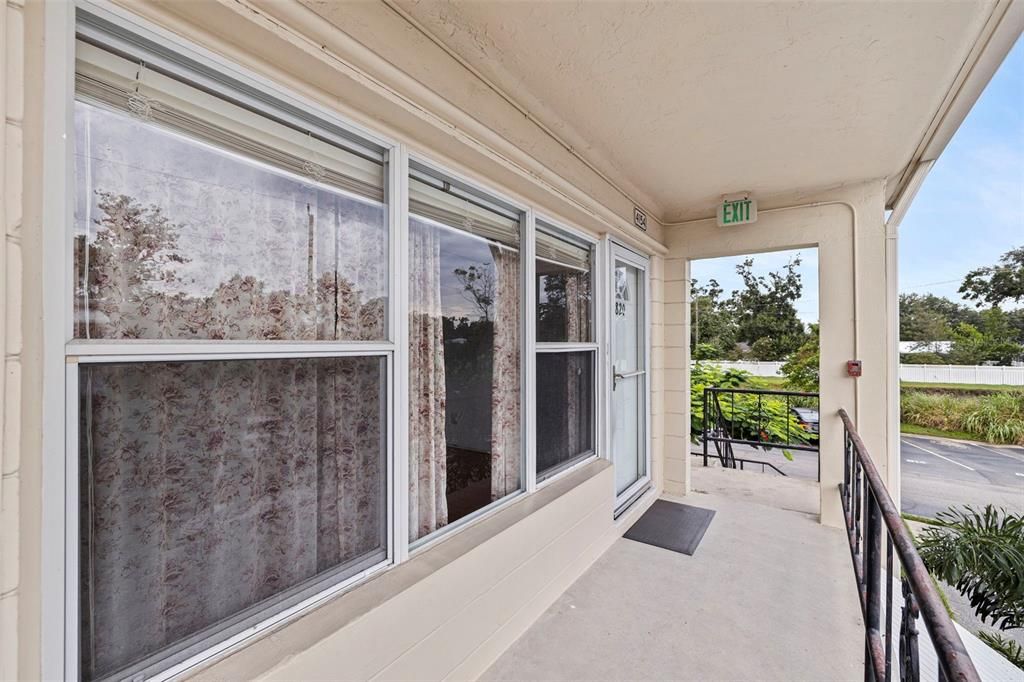 For Sale: $82,000 (1 beds, 1 baths, 652 Square Feet)