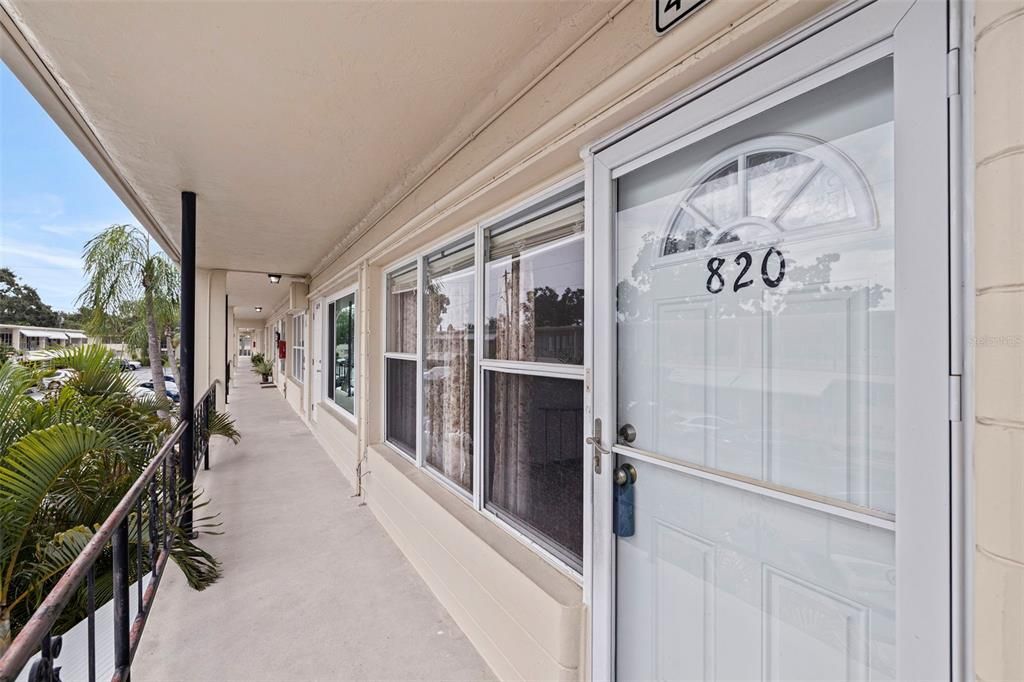 For Sale: $82,000 (1 beds, 1 baths, 652 Square Feet)