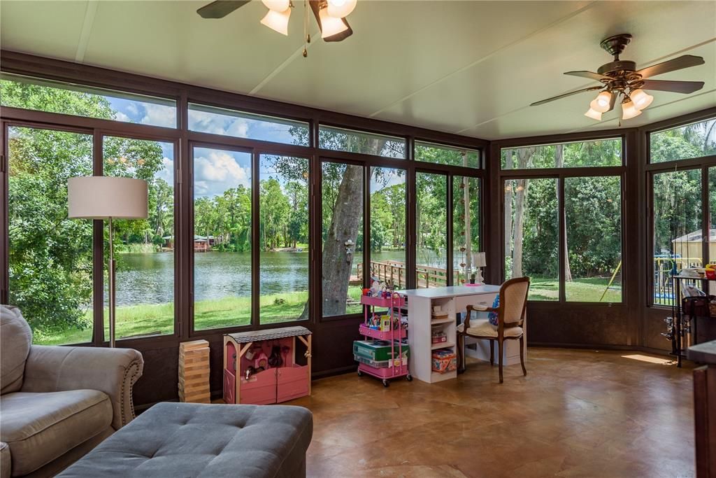 For Sale: $575,000 (4 beds, 2 baths, 1949 Square Feet)