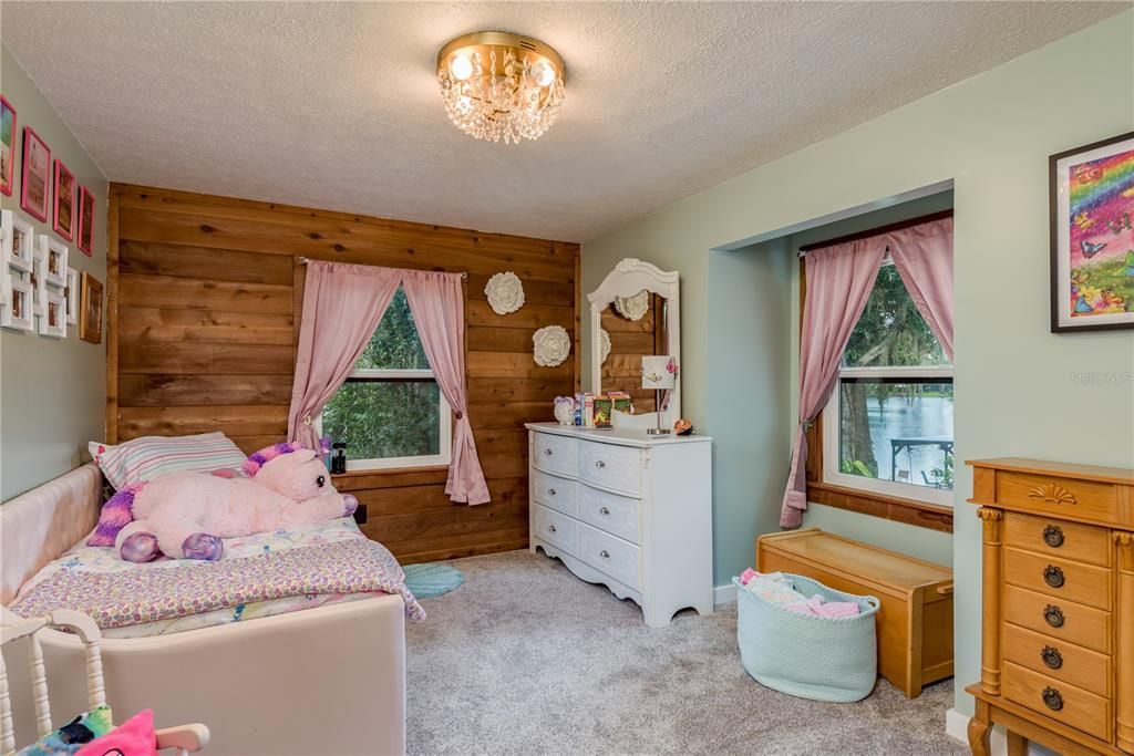 For Sale: $575,000 (4 beds, 2 baths, 1949 Square Feet)