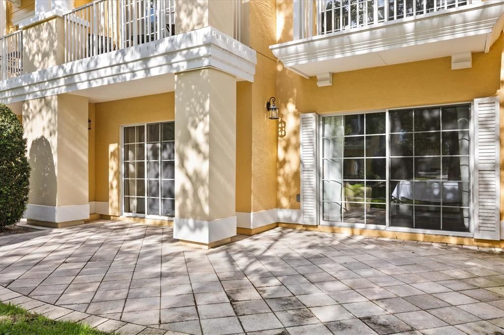 待售: $198,700 (1 贝兹, 1 浴室, 823 平方英尺)