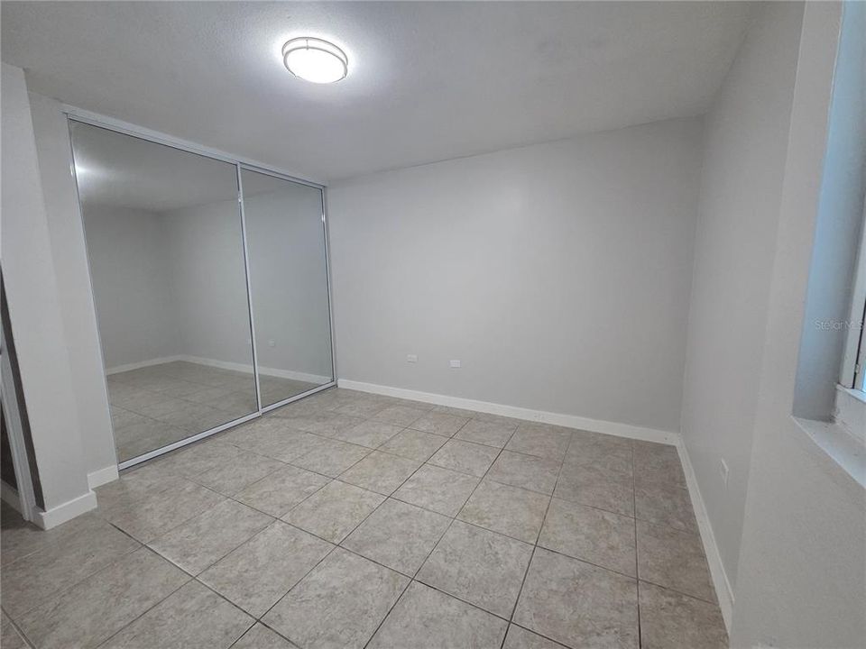 合同活跃: $195,000 (3 贝兹, 2 浴室, 1244 平方英尺)