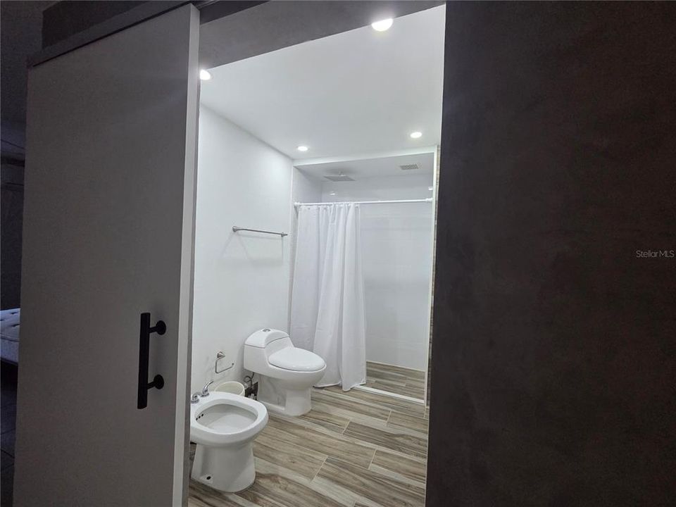 合同活跃: $195,000 (3 贝兹, 2 浴室, 1244 平方英尺)