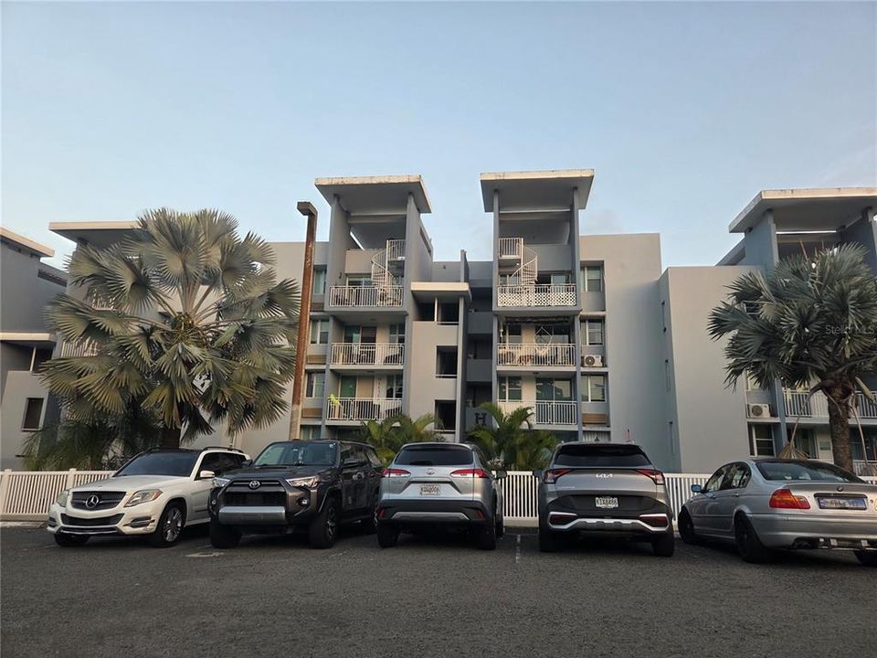 合同活跃: $195,000 (3 贝兹, 2 浴室, 1244 平方英尺)