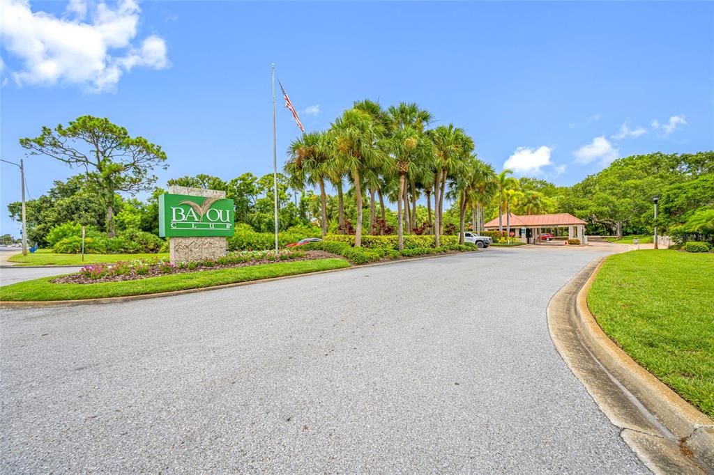 Activo con contrato: $899,000 (4 camas, 2 baños, 2589 Pies cuadrados)