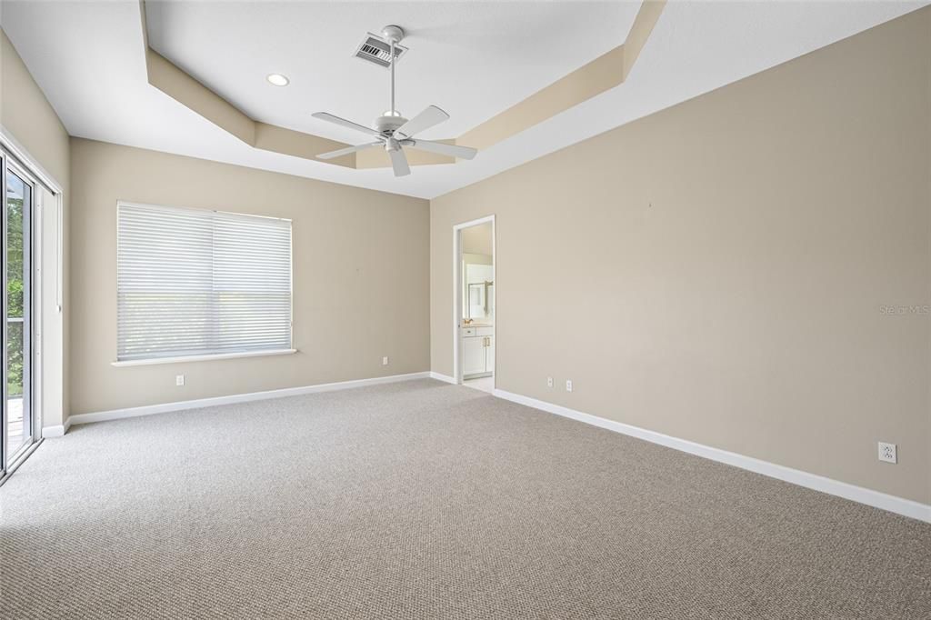 Activo con contrato: $899,000 (4 camas, 2 baños, 2589 Pies cuadrados)