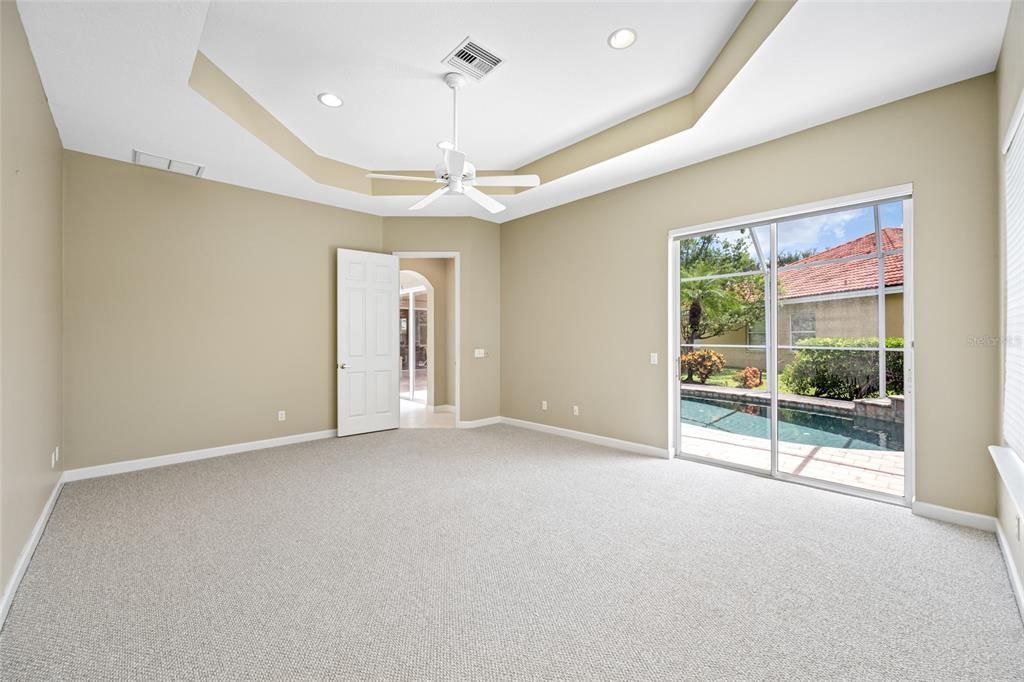 Activo con contrato: $899,000 (4 camas, 2 baños, 2589 Pies cuadrados)