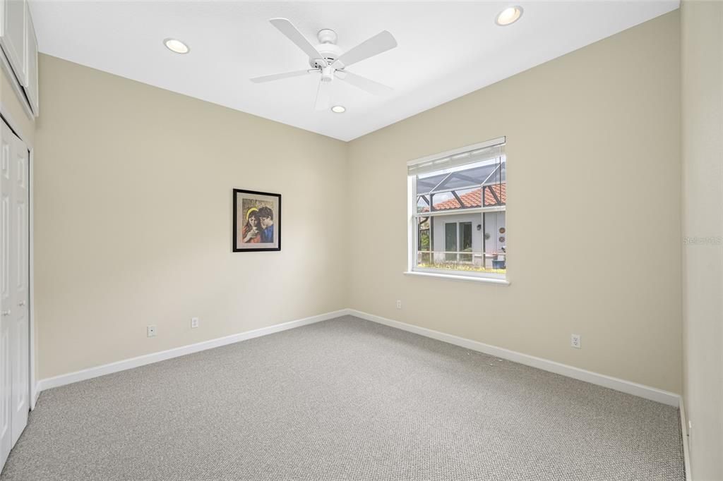 Activo con contrato: $899,000 (4 camas, 2 baños, 2589 Pies cuadrados)