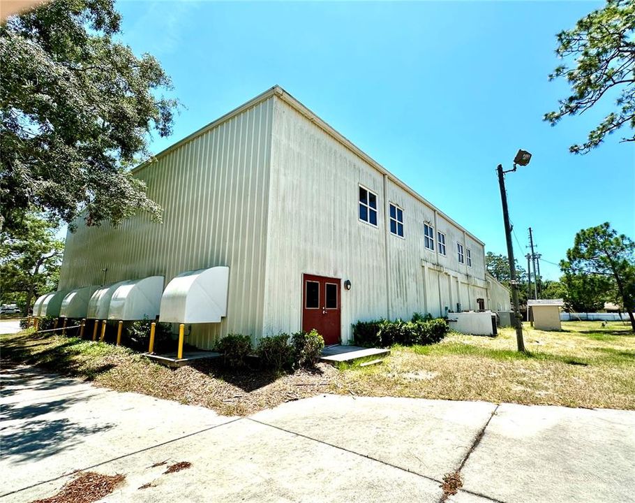 Под контрактом: $950,000 (0 спален, 0 ванн, 20426 Квадратных фут)