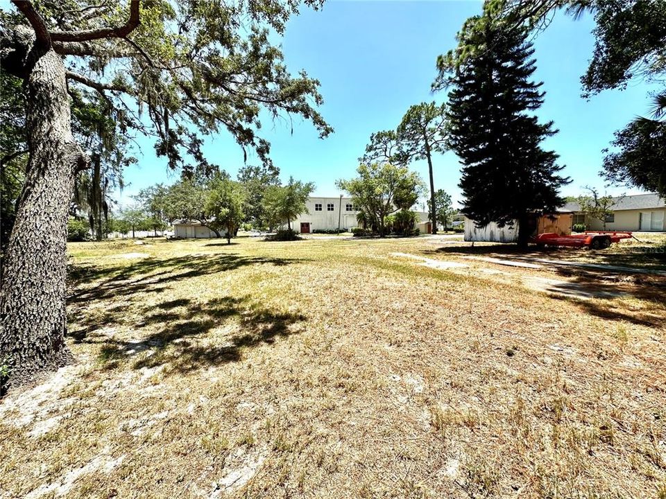 Под контрактом: $950,000 (0 спален, 0 ванн, 20426 Квадратных фут)