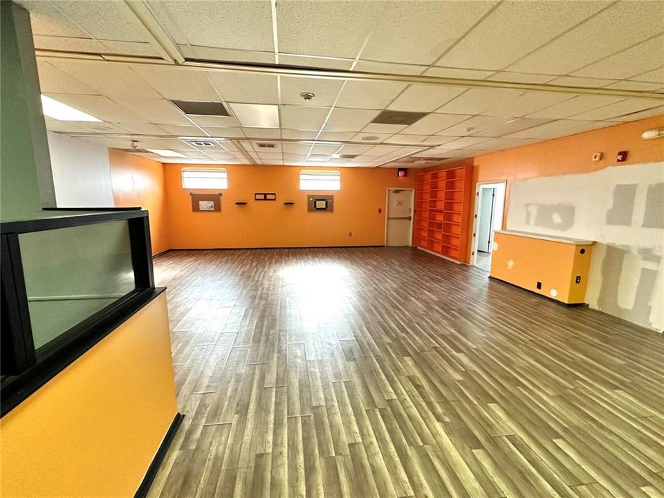 Под контрактом: $950,000 (0 спален, 0 ванн, 20426 Квадратных фут)