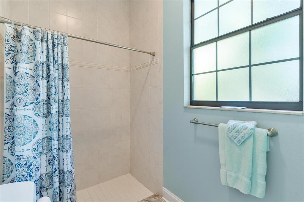 For Sale: $789,900 (3 beds, 2 baths, 1984 Square Feet)