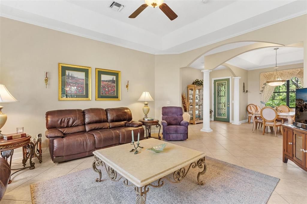 For Sale: $789,900 (3 beds, 2 baths, 1984 Square Feet)