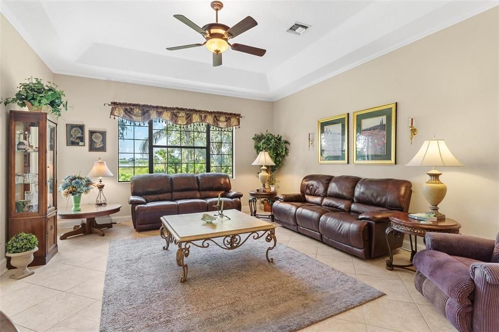 For Sale: $789,900 (3 beds, 2 baths, 1984 Square Feet)