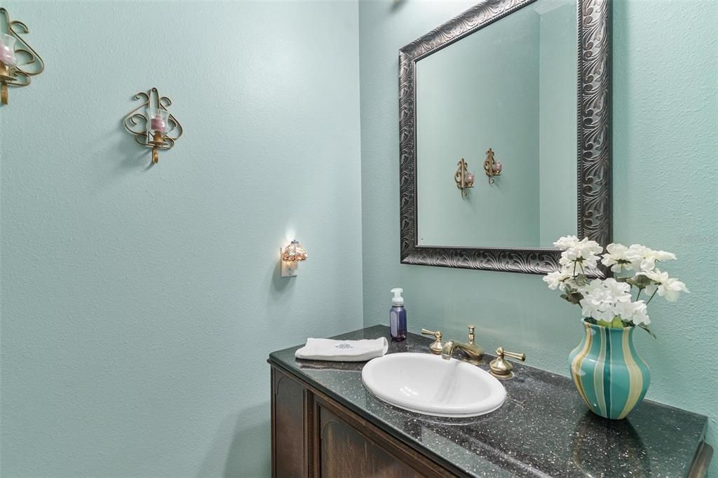 For Sale: $789,900 (3 beds, 2 baths, 1984 Square Feet)