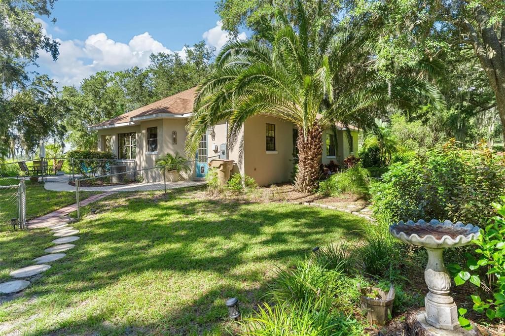 For Sale: $789,900 (3 beds, 2 baths, 1984 Square Feet)