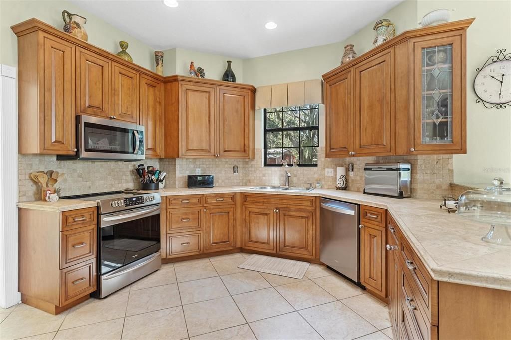 For Sale: $789,900 (3 beds, 2 baths, 1984 Square Feet)