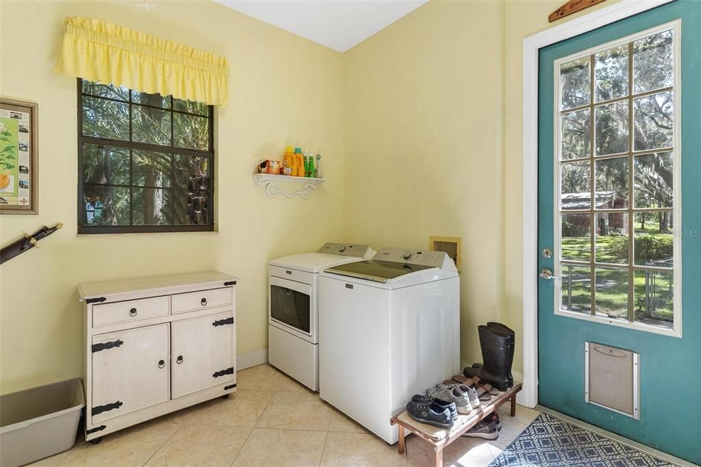 For Sale: $789,900 (3 beds, 2 baths, 1984 Square Feet)