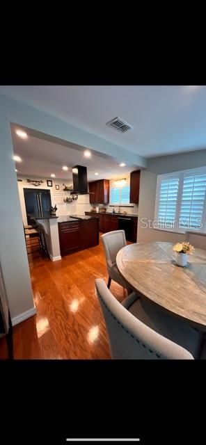 For Sale: $659,000 (4 beds, 3 baths, 2550 Square Feet)