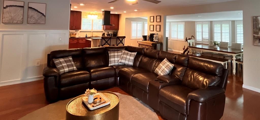 For Sale: $659,000 (4 beds, 3 baths, 2550 Square Feet)