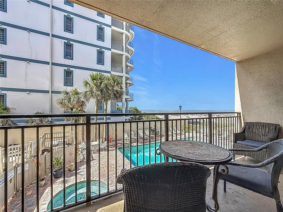 Под контрактом: $682,999 (2 спален, 2 ванн, 750 Квадратных фут)