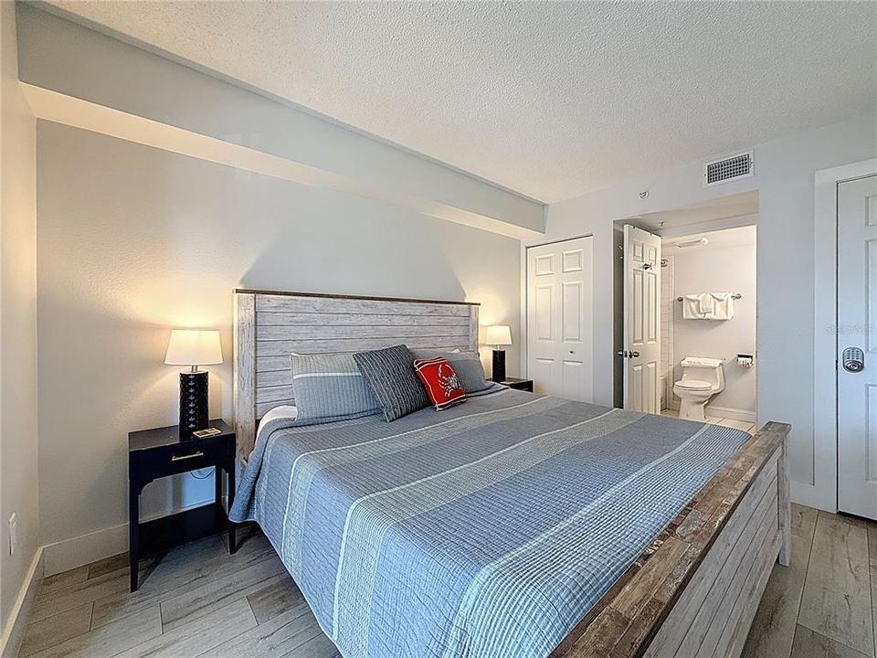 Под контрактом: $682,999 (2 спален, 2 ванн, 750 Квадратных фут)