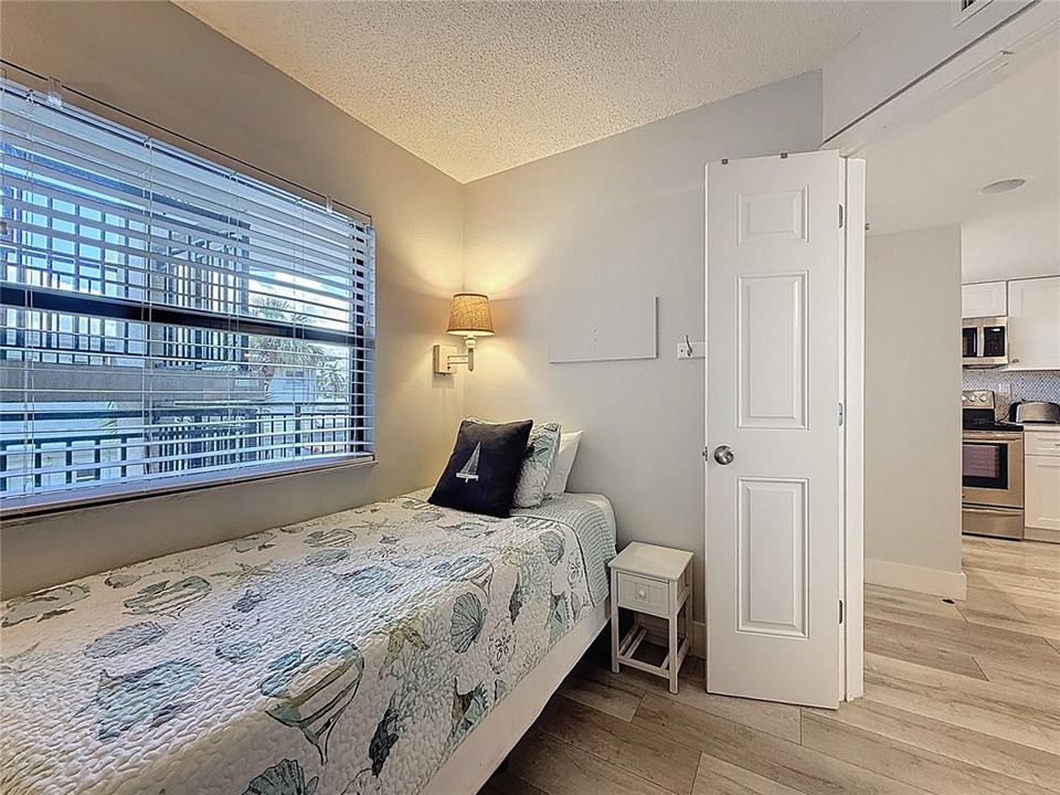 Под контрактом: $682,999 (2 спален, 2 ванн, 750 Квадратных фут)