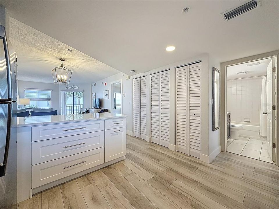 Под контрактом: $682,999 (2 спален, 2 ванн, 750 Квадратных фут)