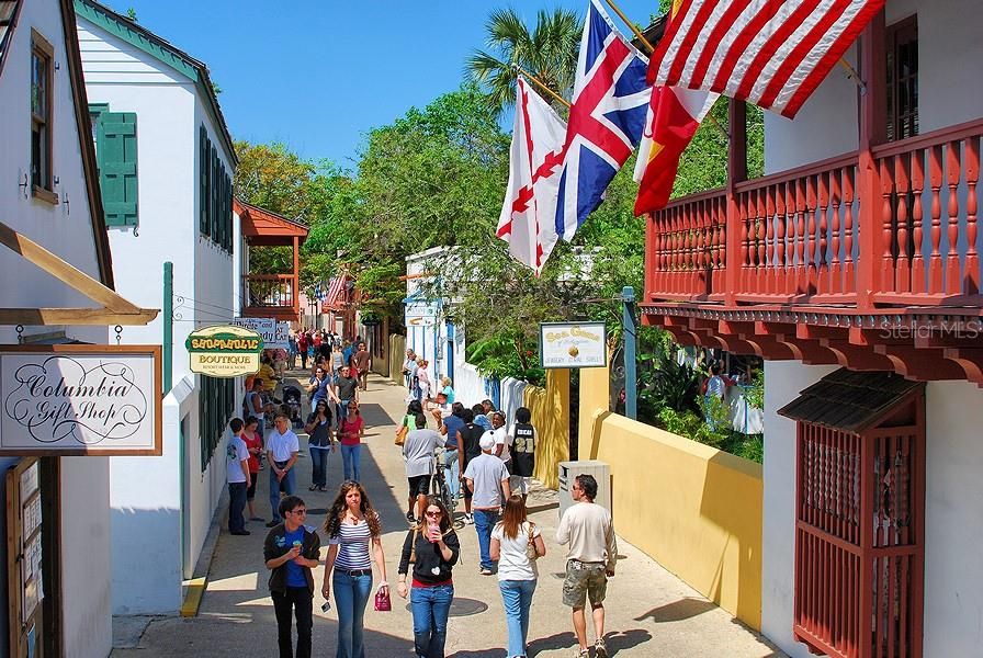 Под контрактом: $382,990 (3 спален, 2 ванн, 1795 Квадратных фут)