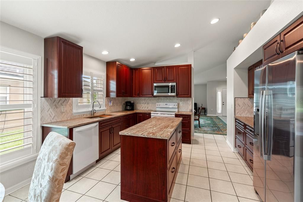 Active With Contract: $380,000 (4 beds, 2 baths, 1936 Square Feet)