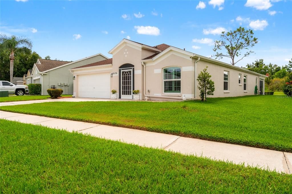 Active With Contract: $380,000 (4 beds, 2 baths, 1936 Square Feet)