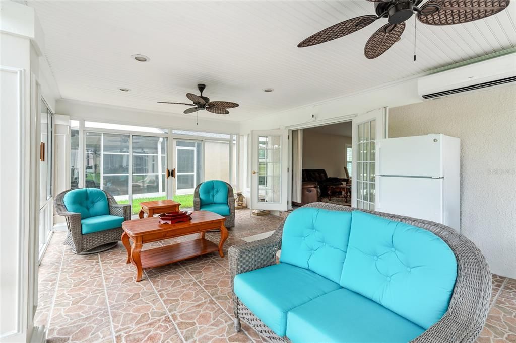 Active With Contract: $380,000 (4 beds, 2 baths, 1936 Square Feet)