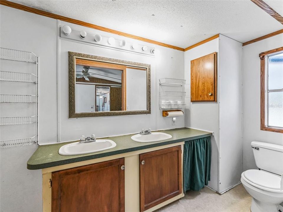 En Venta: $184,900 (2 camas, 2 baños, 784 Pies cuadrados)