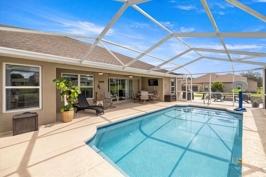 For Sale: $550,000 (4 beds, 2 baths, 2154 Square Feet)