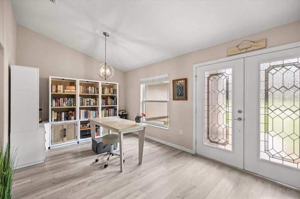 For Sale: $550,000 (4 beds, 2 baths, 2154 Square Feet)