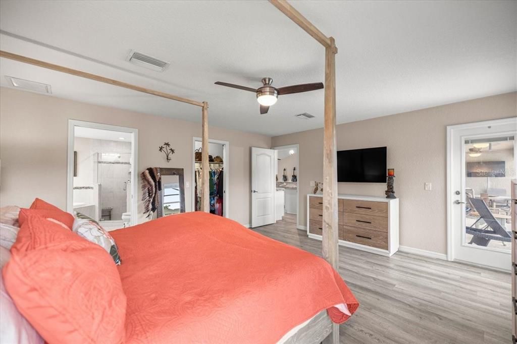 For Sale: $550,000 (4 beds, 2 baths, 2154 Square Feet)