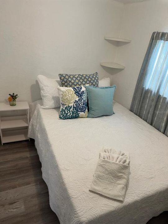 For Sale: $389,000 (4 beds, 0 baths, 1154 Square Feet)