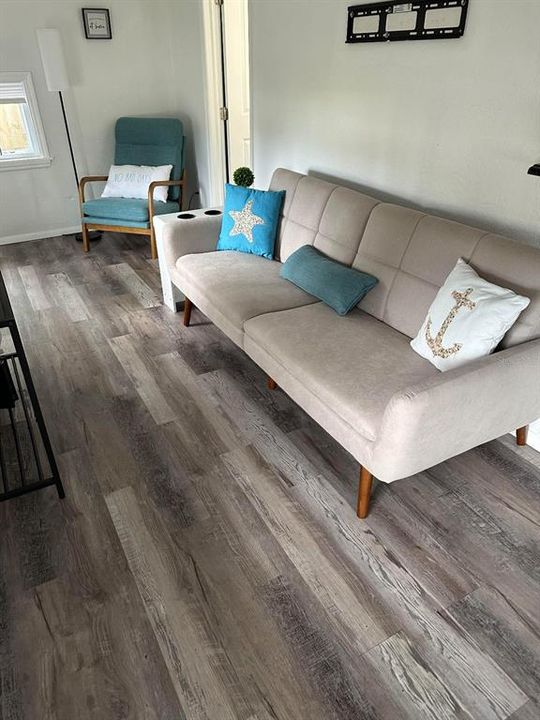 For Sale: $389,000 (4 beds, 0 baths, 1154 Square Feet)