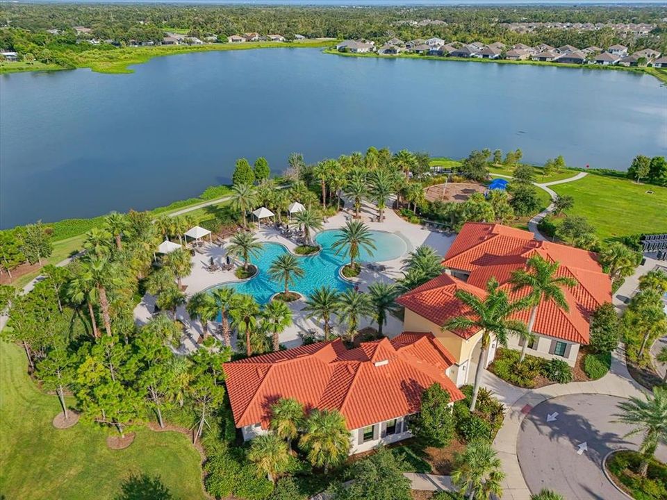 For Sale: $580,000 (5 beds, 4 baths, 2771 Square Feet)