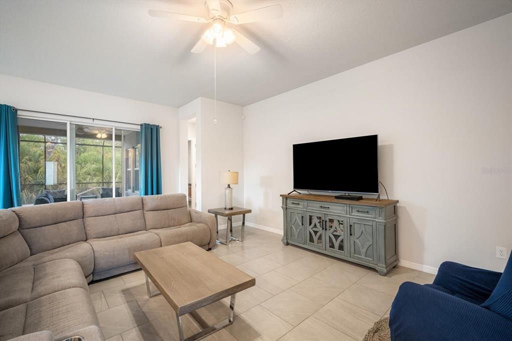 For Sale: $580,000 (5 beds, 4 baths, 2771 Square Feet)