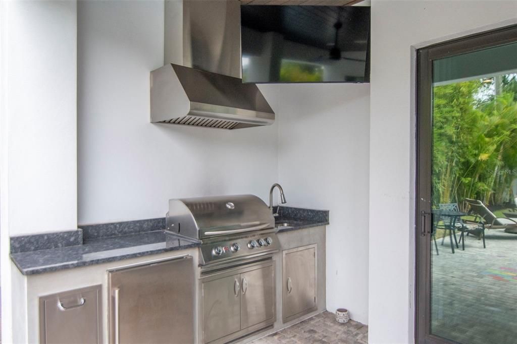 For Rent: $19,000 (5 beds, 4 baths, 4532 Square Feet)