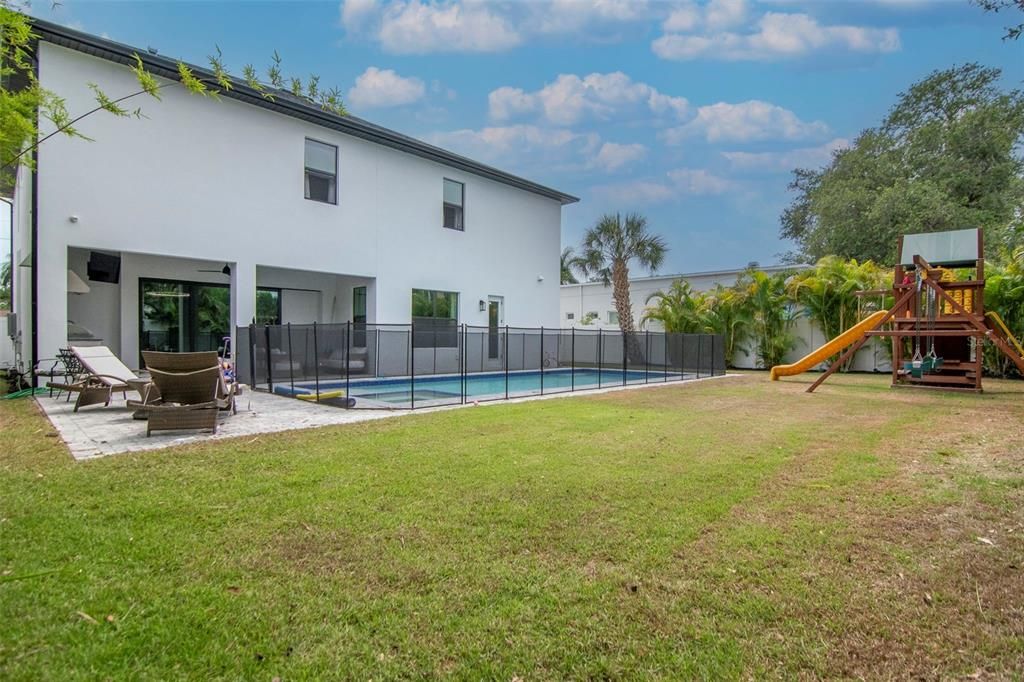 For Rent: $19,000 (5 beds, 4 baths, 4532 Square Feet)