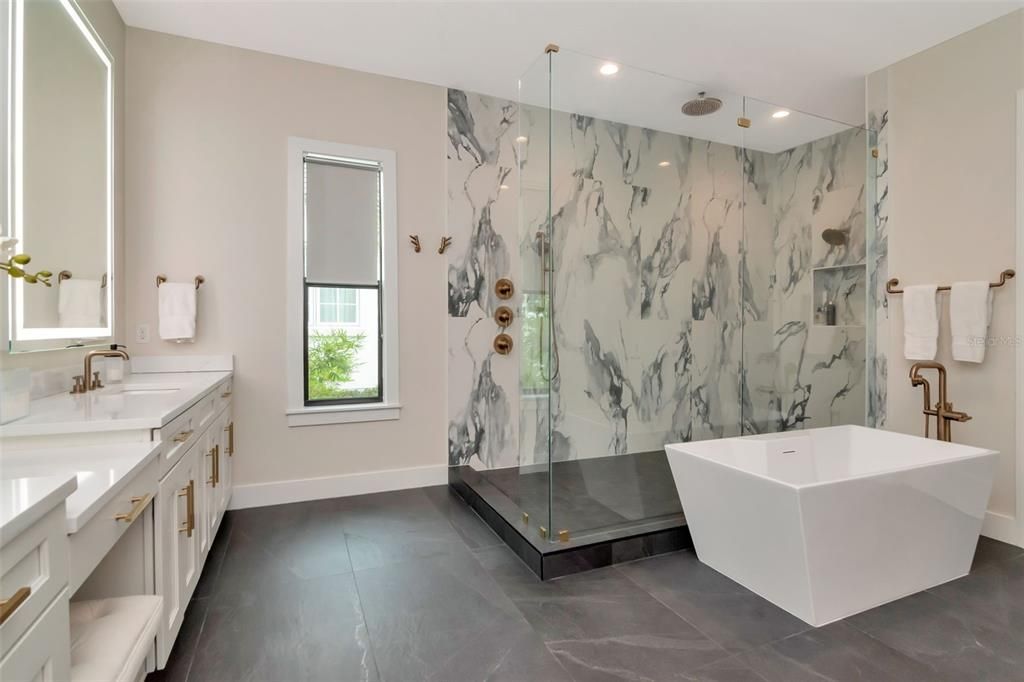 For Rent: $19,000 (5 beds, 4 baths, 4532 Square Feet)