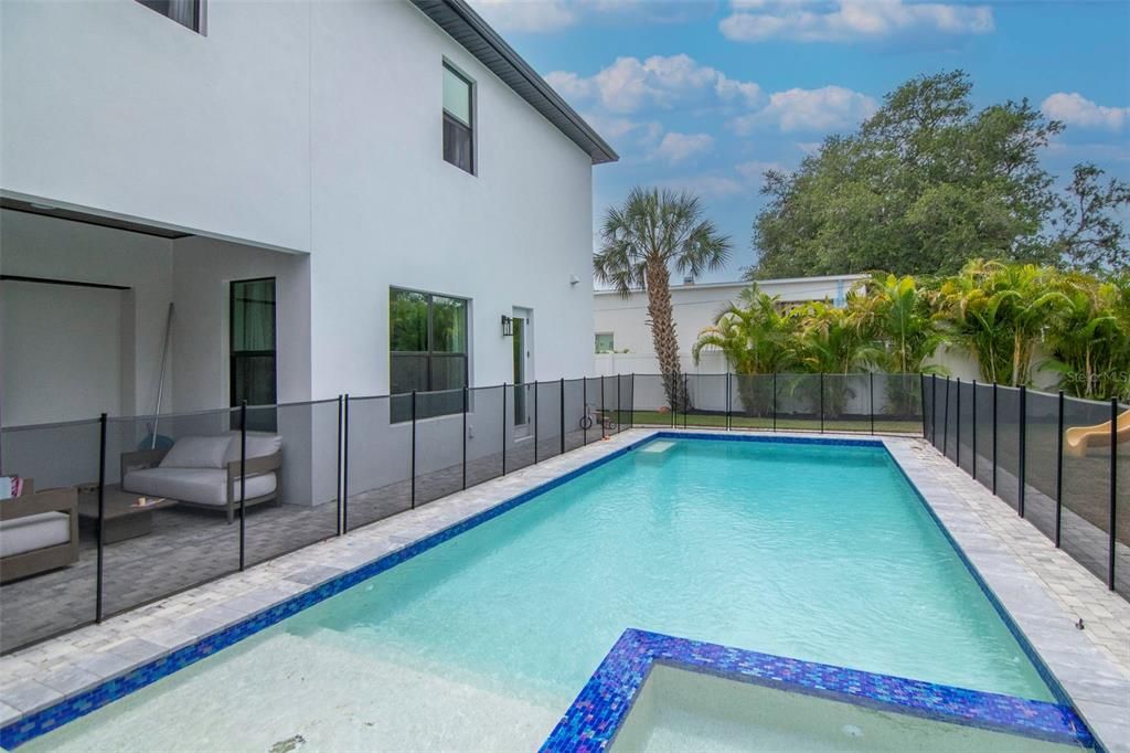 For Rent: $19,000 (5 beds, 4 baths, 4532 Square Feet)