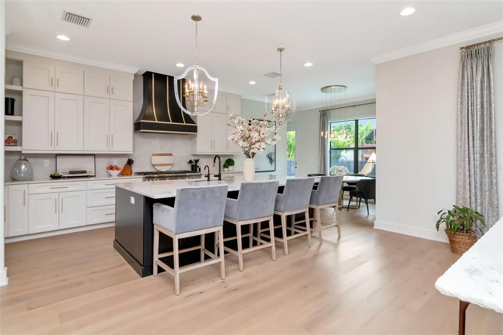 For Rent: $19,000 (5 beds, 4 baths, 4532 Square Feet)